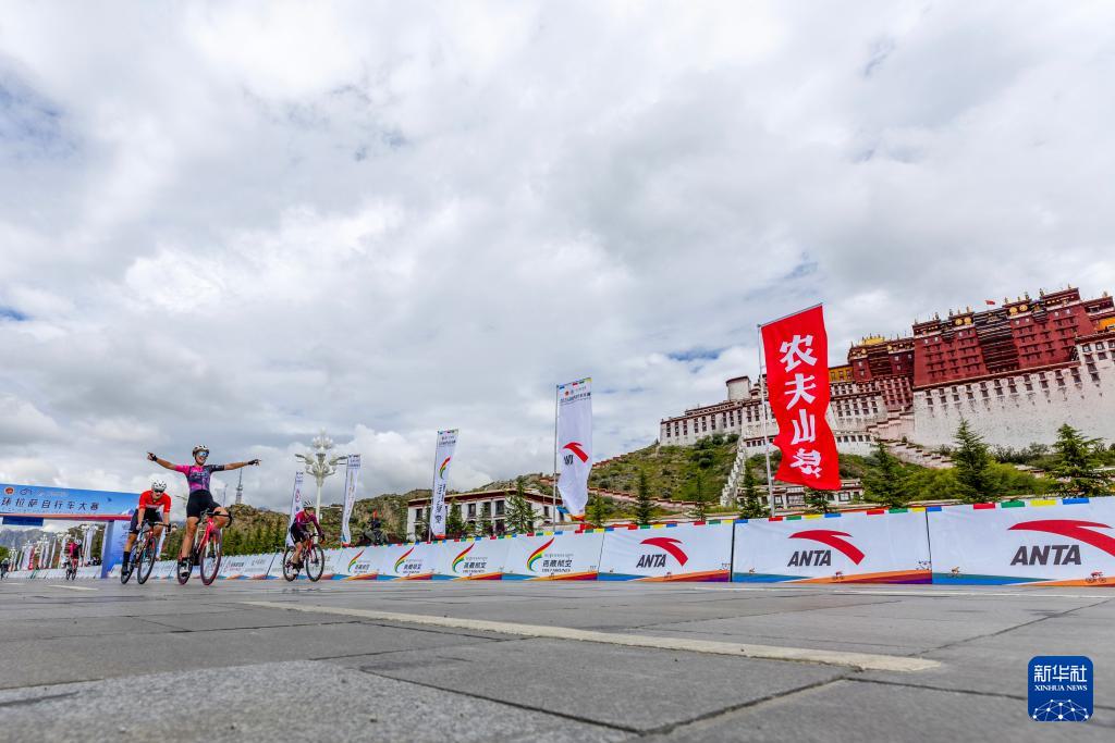 赛事共设置, 选手们在比, 迎亲桥 赛事共设置, 选手们在比, 迎亲桥