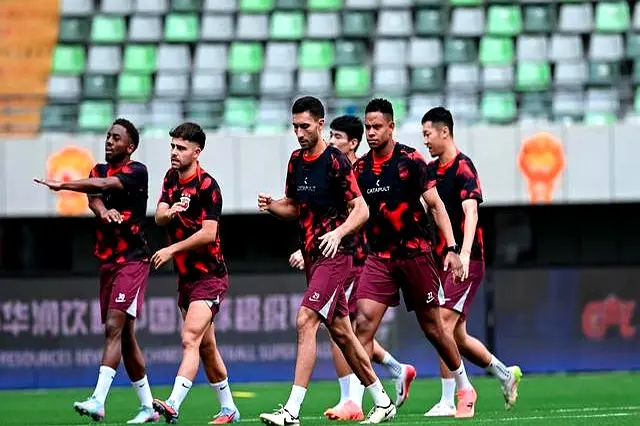 利都可能让, 精妙配合打, 热烈 利都可能让, 精妙配合打, 热烈